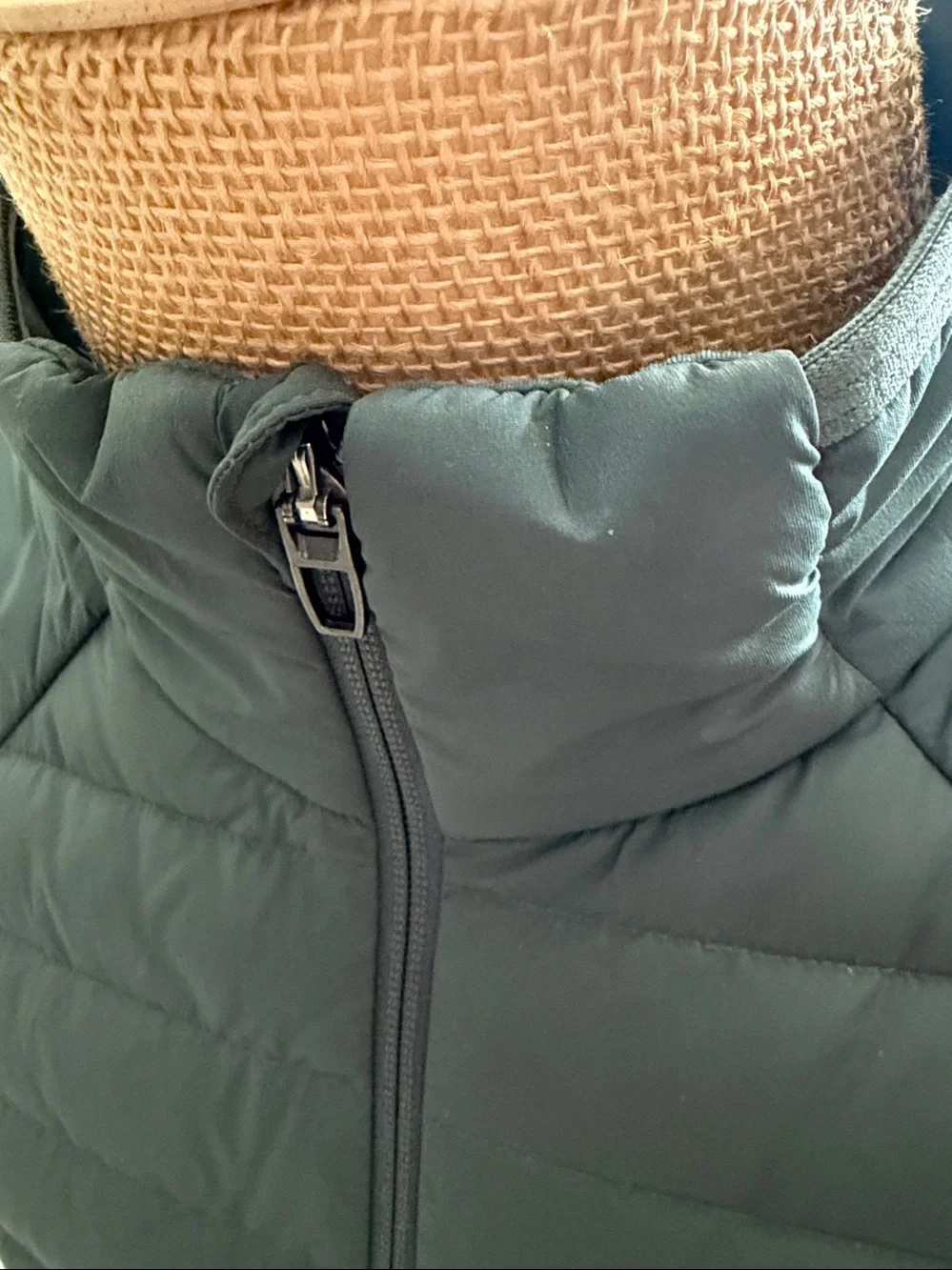 Lululemon insulated loft vest, green, Large, EUC